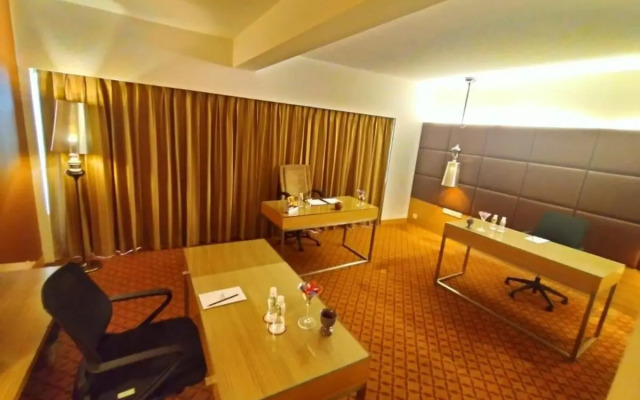 Pride Plaza Hotel, Ahmedabad