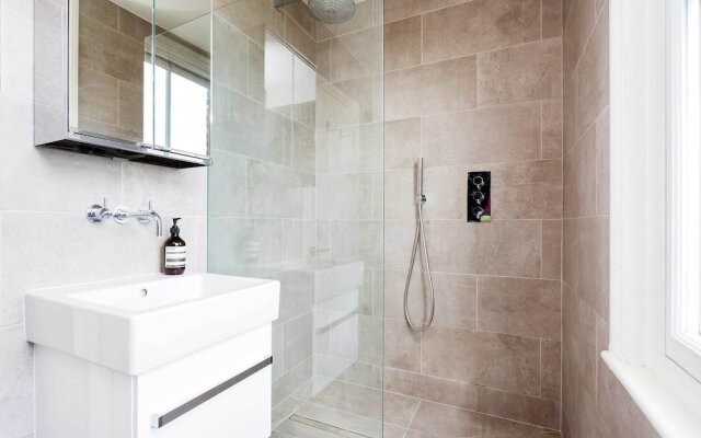 Pared-back Elegance