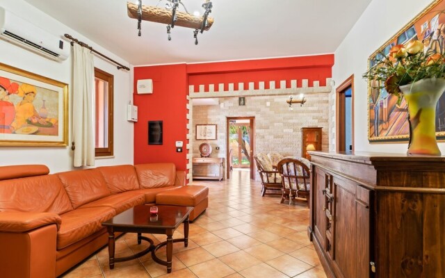 Peaceful Holiday Home in Punta Milocca With Private Pool