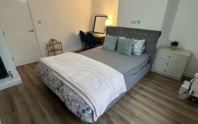 Lovely 1-bed Studio Near Canary Wharf, London