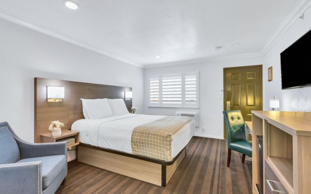 Travelodge Napa Valley Hotel Suites