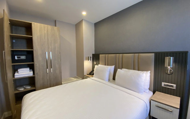 Livinton Hotel - Image 2