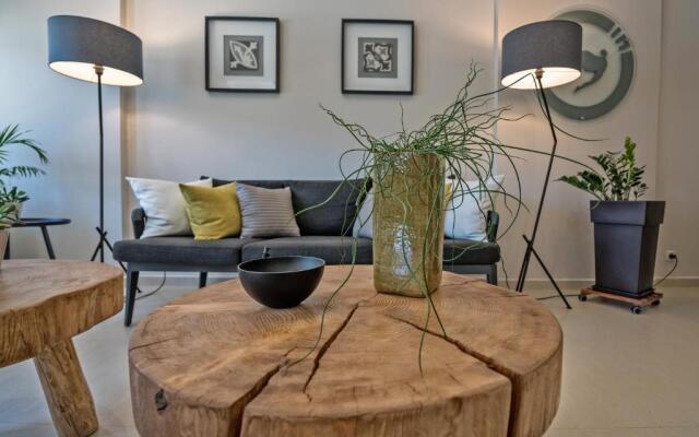 Lefkoniko Icarus Suites