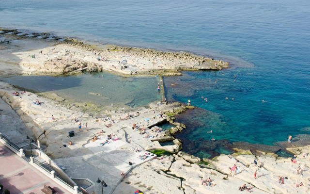 Magnificent Seafront 2-bedroom Sliema penthouse