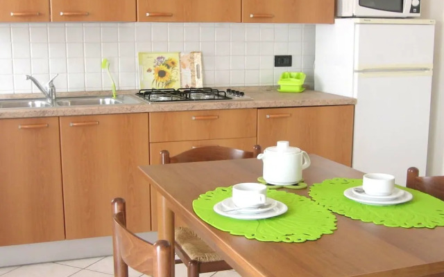 Spacious Apartment With Garden