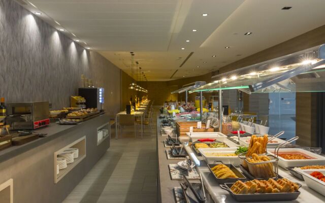 Hotel Macia Sevilla Kubb