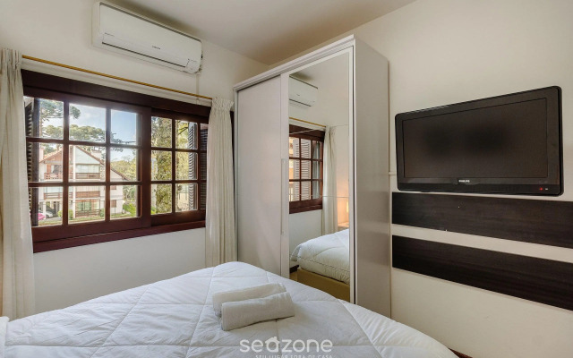 Apto duplex c/ lareira 100m do Lago Negro RLN204