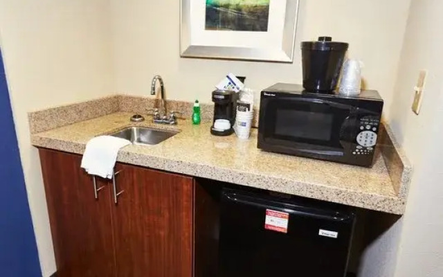 Holiday Inn Express Powless House