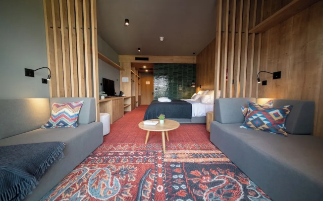 Hotel Nomad
