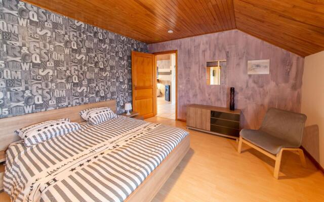 Sweet Home in Chiny With Garden