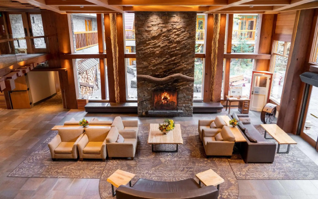 Moose Hotel And Suites