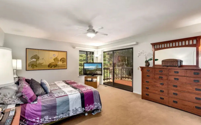 Spacious Riverfront 3 Bedroom Home