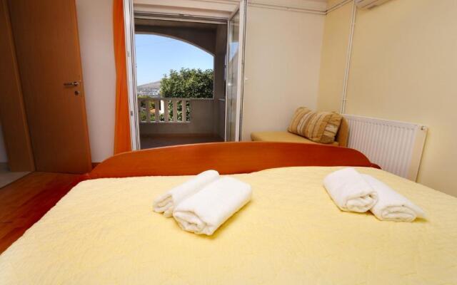 Apartments Davorka - 50m to the sea