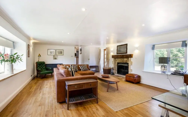 Rustic Cotswolds Farmhouse by Burford