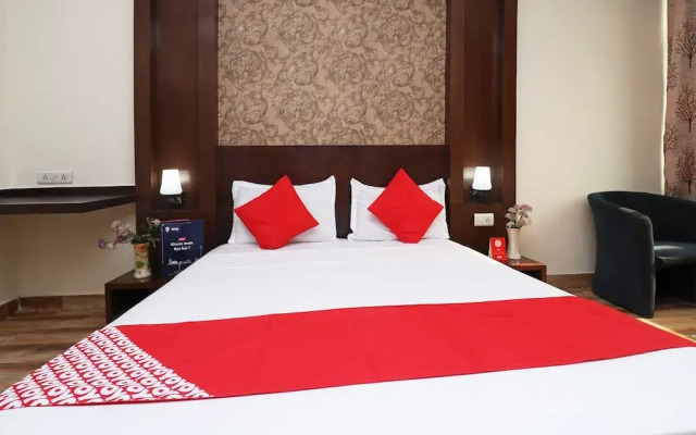 Oyo 18753 Hotel Glance Inn