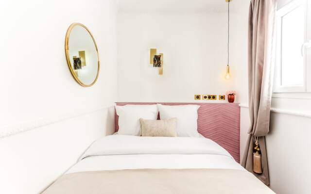 Luxury 4 Bedroom 3 Bathroom Louvre - AC