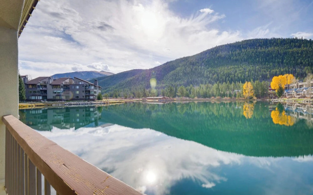 Mtn & Lake Views: Chic Keystone Studio