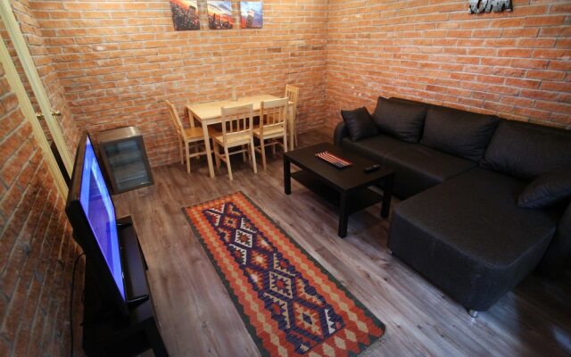 Dfive Apartments - Colorful