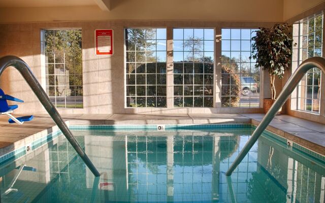 Best Western Dallas Inn & Suites