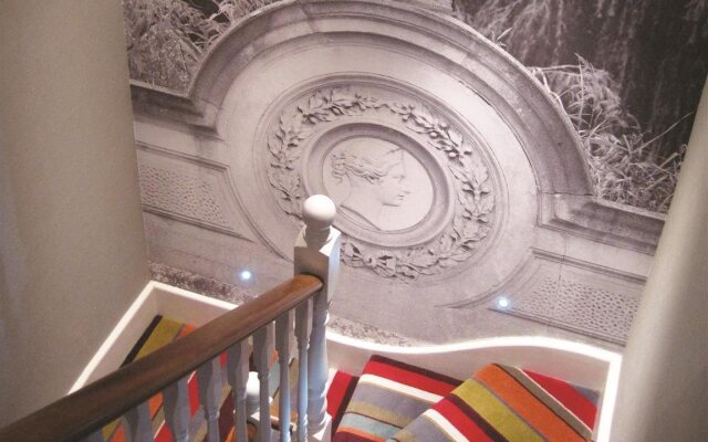 Seraphine London Kensington Gardens
