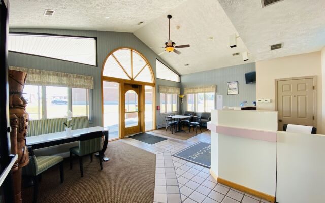 Fleetwood Inn & Suites