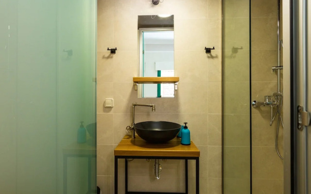 Ink Hotel Phos
