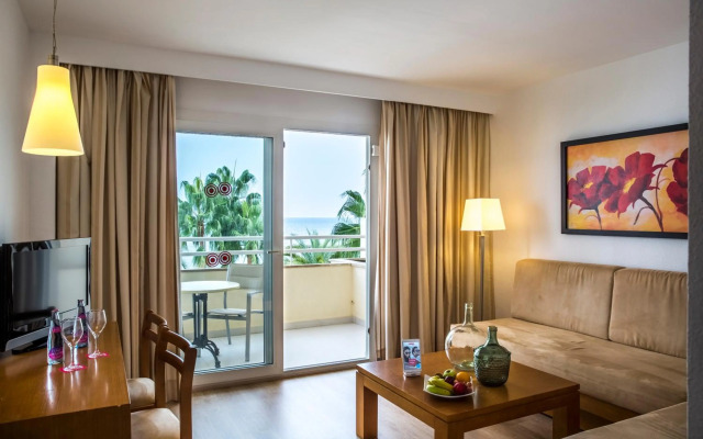 Cabot Cap de Mar Hotel