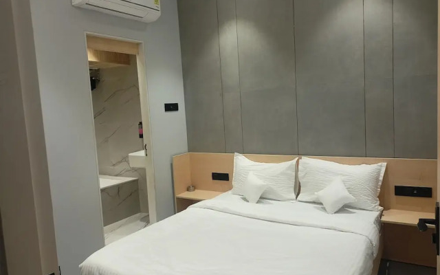 Hotel Golden Suites - Near Nesco