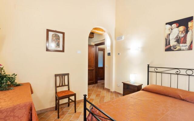 Villa in Belforte All'isauro With Pool