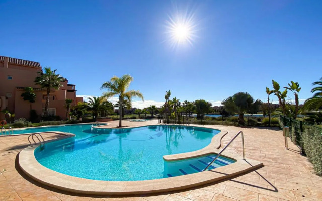 Luxury South Facing Groundfloor Apt