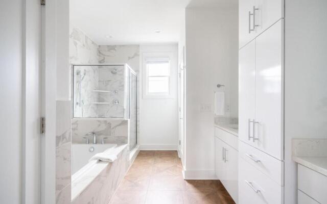 The Monroe by AvantStay – Stylish Group Stay with Easy Access to Attractions