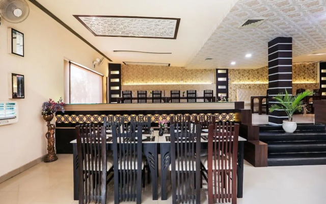 Hotel J7 International By OYO Rooms