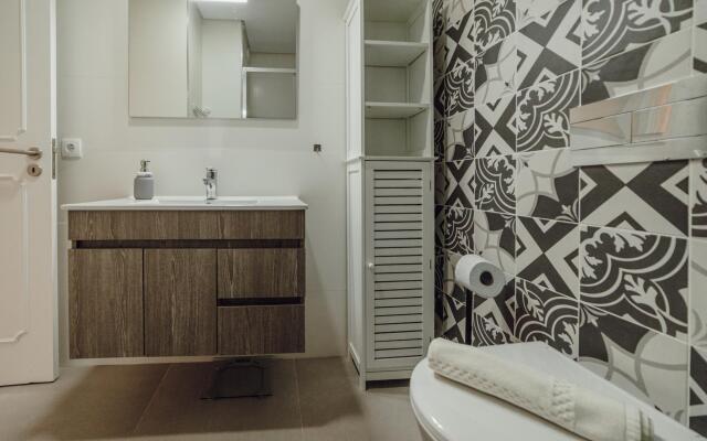 Gaia Terrace With Elevator by Vacationy