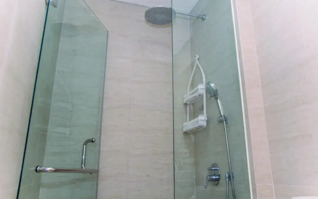Fancy And Nice Studio Apartment At Gold Coast