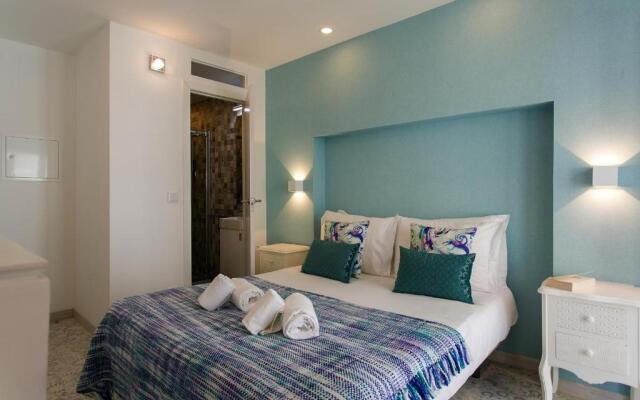 Suites Amalia Guesthouse near to Rossio Square
