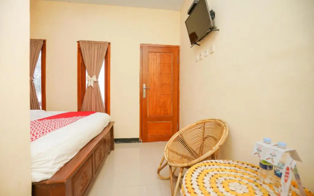 OYO 1834 Family Homestay