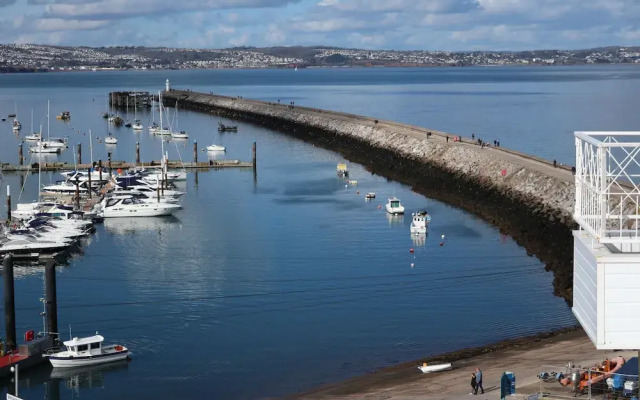 Devoncoast Seaview Apartments