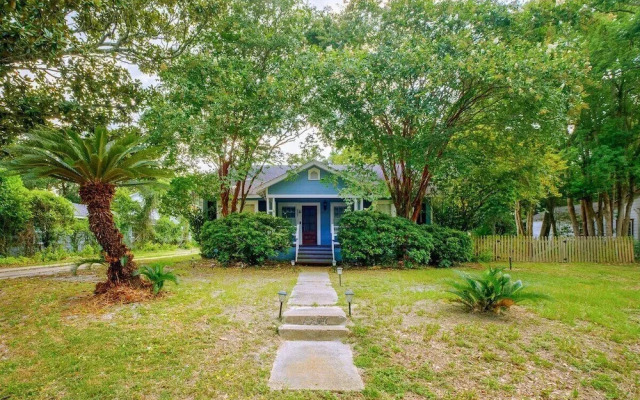 House on 6th- 3 Bed/2 Bath Home Located a Short Drive to Downtown Gulfport