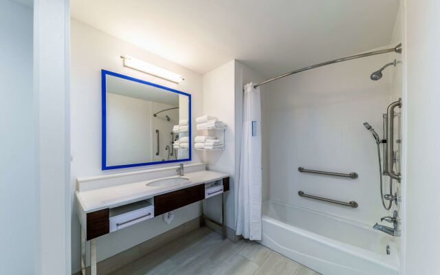 Hampton Inn & Suites Pryor