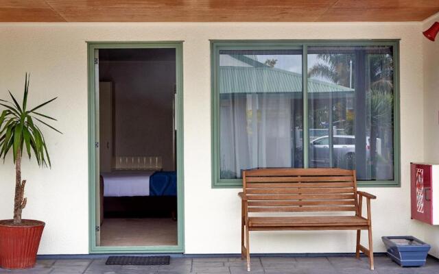 Barringtons Motor Lodge