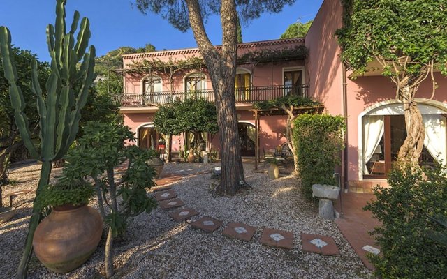 Villa With sea View and Private Pool Very Near to the Center of Taormina