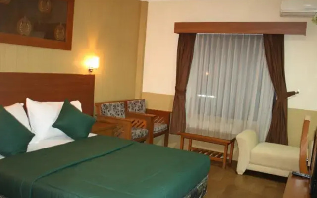 Iscalton Courteous (Formerly Puri Iska Sukabumi)