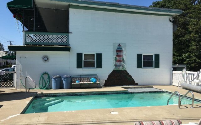 Crosswinds Motel & Cottages