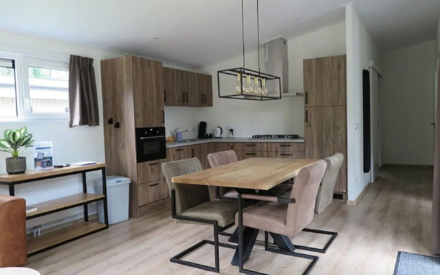 Lovely Bungalow in Hoenderloo With Fireplace