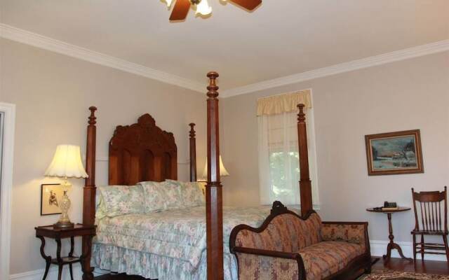 Corners Mansion Inn - A Bed & Breakfast