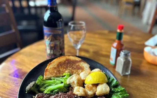 Hooligans Fishing Lodge