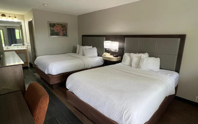 Days Inn & Suites by Wyndham Monroe