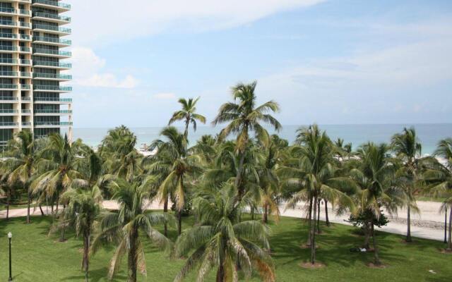 Hilton Vacation Club Crescent on South Beach Miami