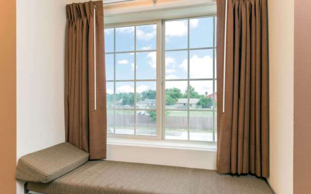 Microtel Inn and Suites Eagle Pass