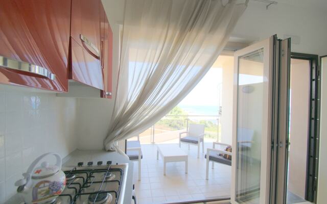 Apartment In Residence With Pool